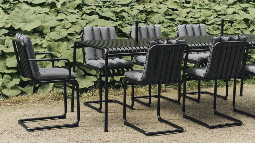 Chaise de jardin en acier gris anthracite Palissade - HAY - The Cool Republic