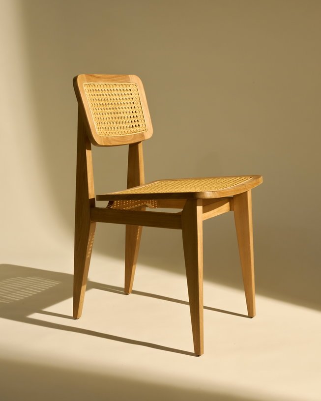 Chaise de jardin en bois de teck et cannage C - Chair - Gubi - The Cool Republic