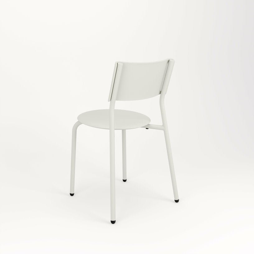Chaise de jardin en plastique recyclé gris craie Midi - TIPTOE - The Cool Republic