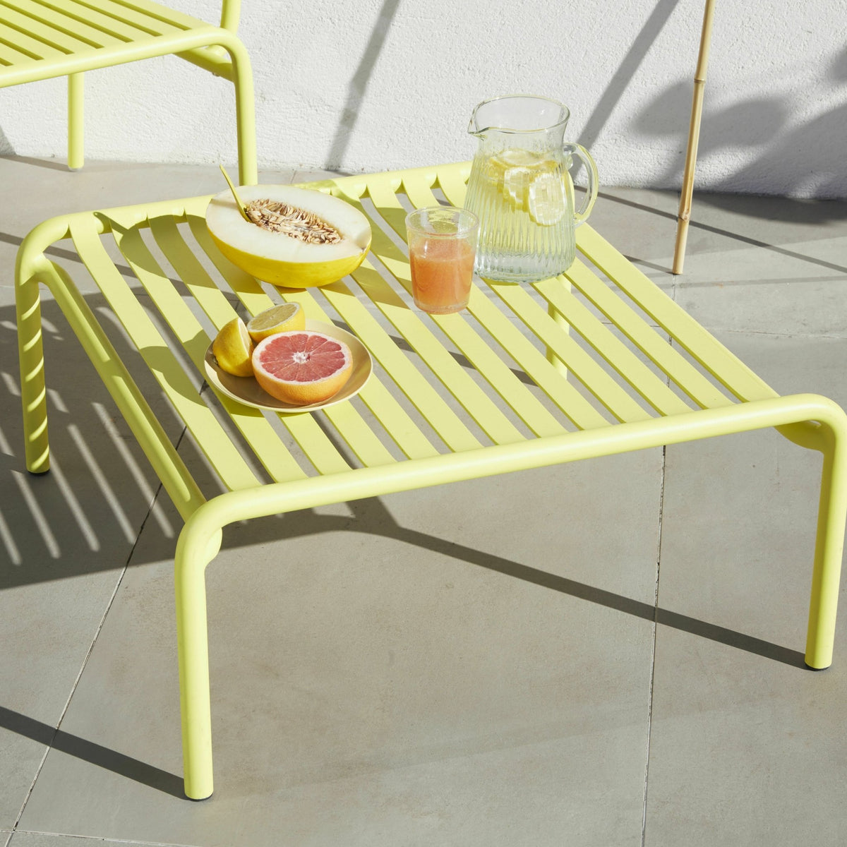 Chaise de jardin jaune Week-End - Petite Friture - The Cool Republic