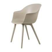 Chaise de jardin new beige Bat - Gubi - The Cool Republic