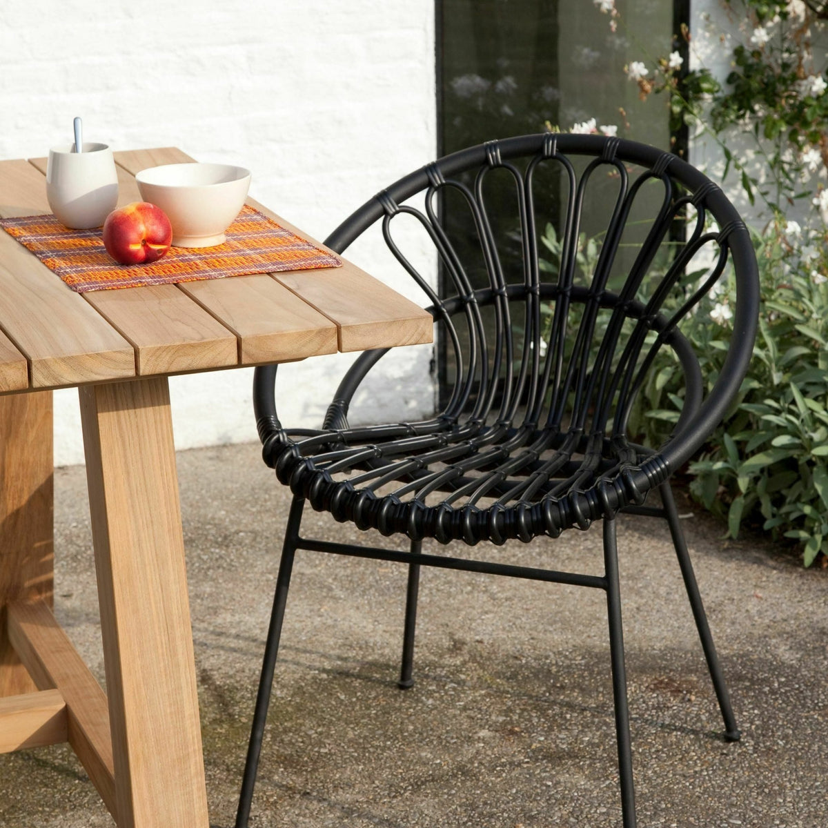 Chaise de repas extérieur noir Roxanne - Vincent Sheppard - The Cool Republic
