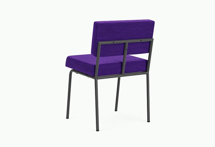 Chaise de salle à manger en acier noir et tissu violet Monday - Fest Amsterdam - The Cool Republic