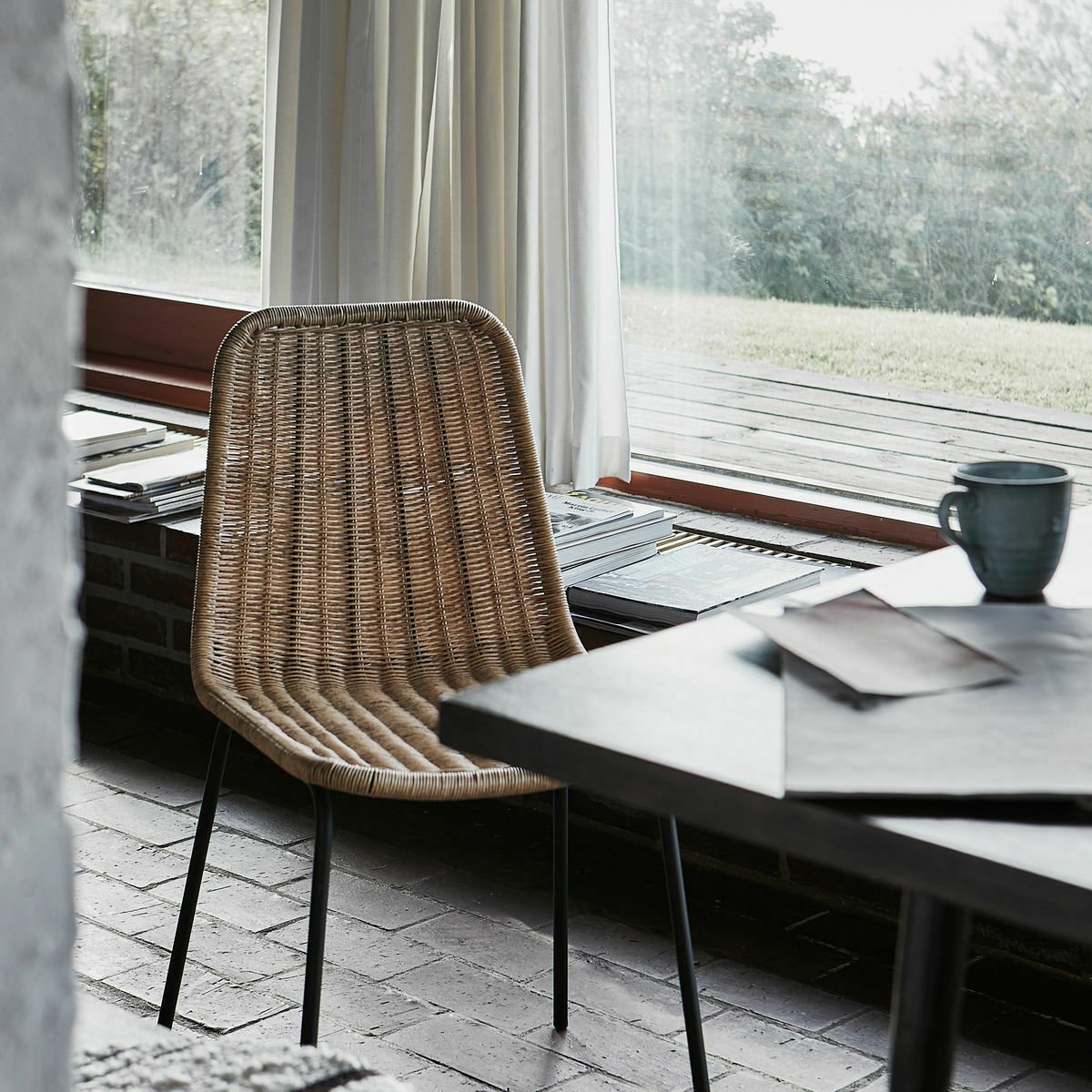 Chaise design en osier Hapur - House Doctor - The Cool Republic