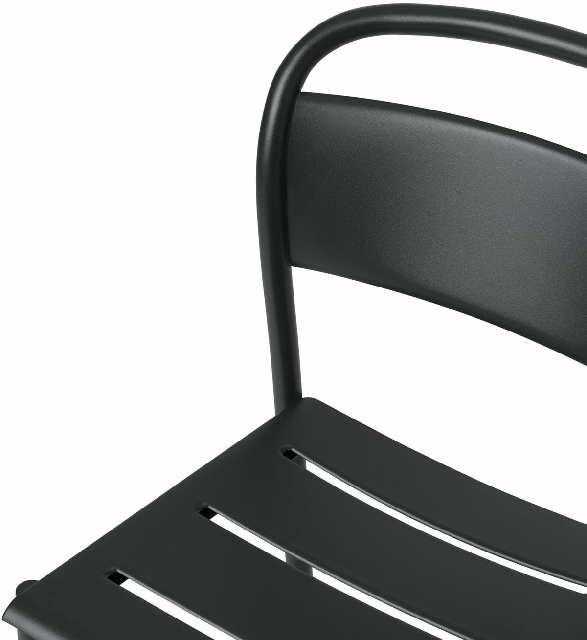 Chaise d'extérieur en acier noir Linear - Muuto - The Cool Republic