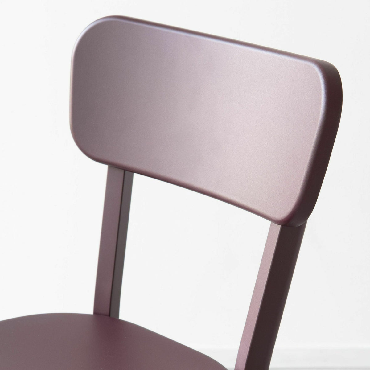 Chaise d'extérieur en aluminium bordeaux Déja-vu - Magis - The Cool Republic