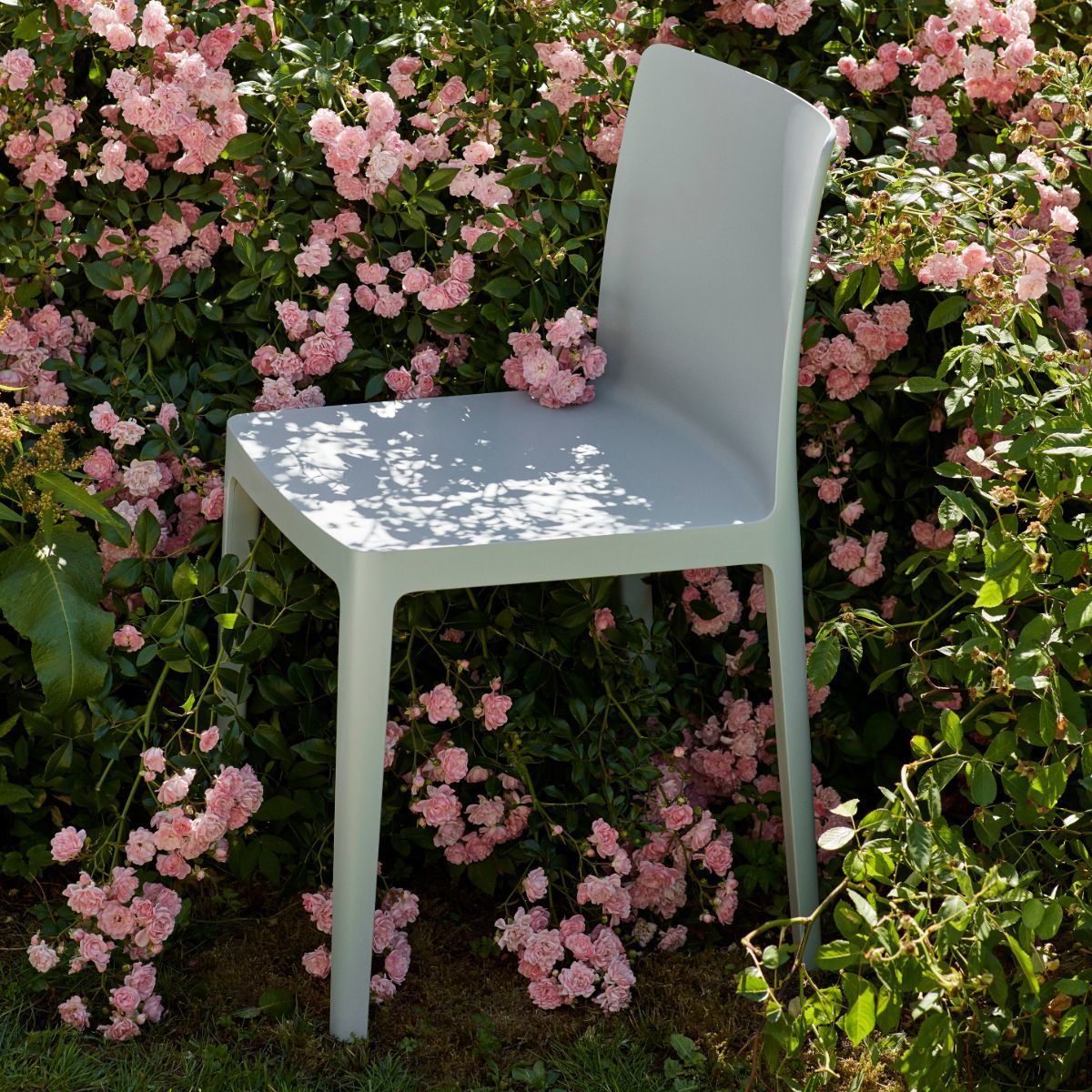 Chaise Élémentaire en plastique blanc crème - HAY - The Cool Republic