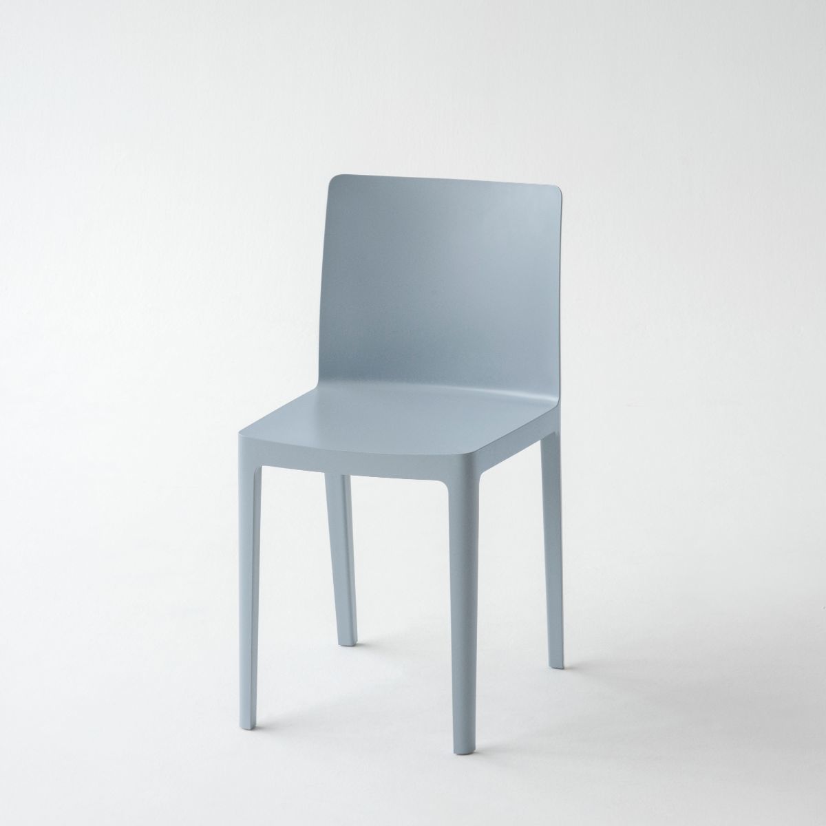 Chaise Élémentaire en plastique bleu gris - HAY - The Cool Republic
