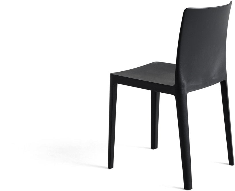 Chaise Élémentaire en plastique noir - HAY - The Cool Republic