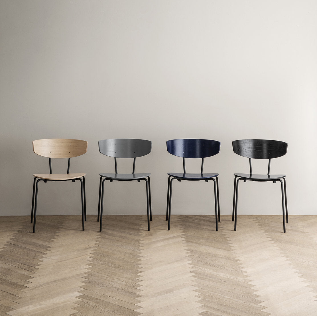Chaise empilable bois et métal Herman Noir - Ferm Living - The Cool Republic