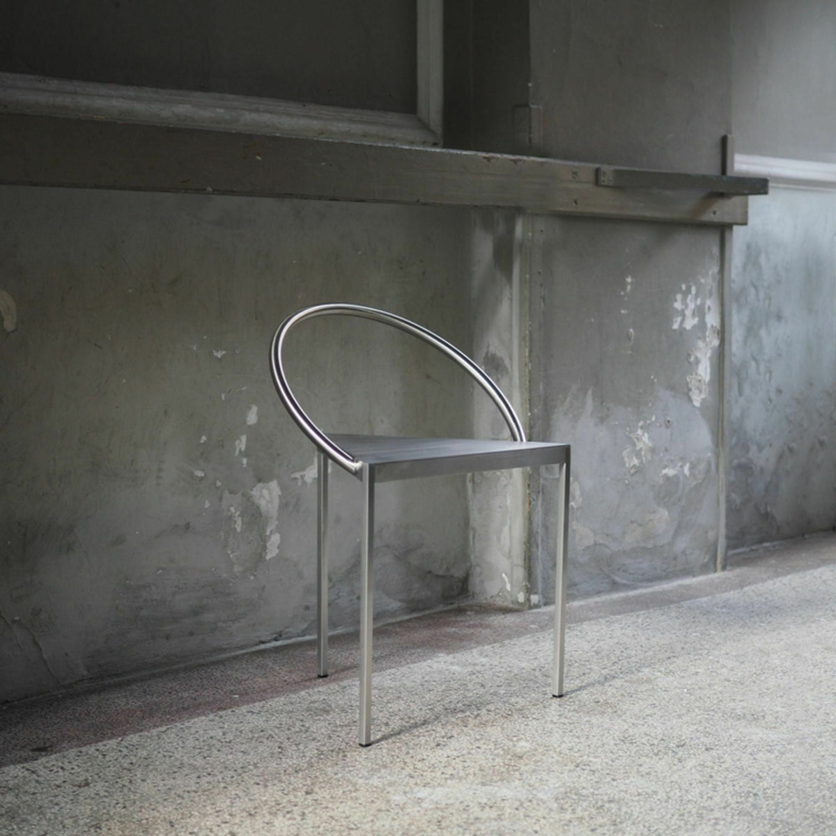 Chaise en acier argenté Triangolo - Frama - The Cool Republic