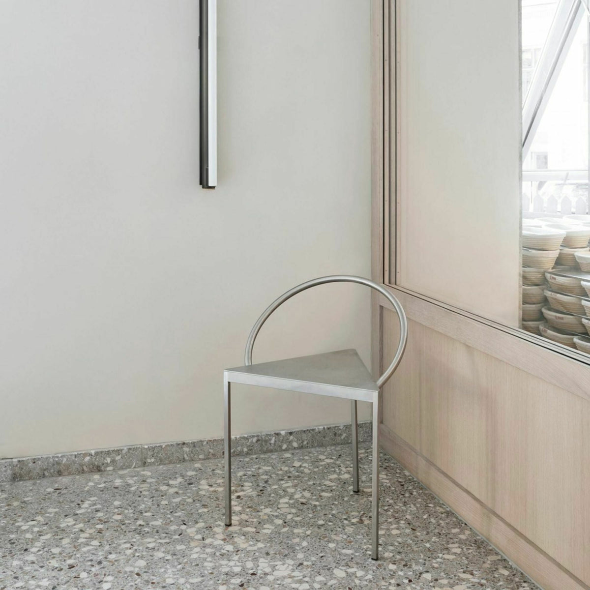 Chaise en acier argenté Triangolo - Frama - The Cool Republic