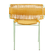 Chaise en acier avec accoudoirs jaune Cielo - Ames - The Cool Republic