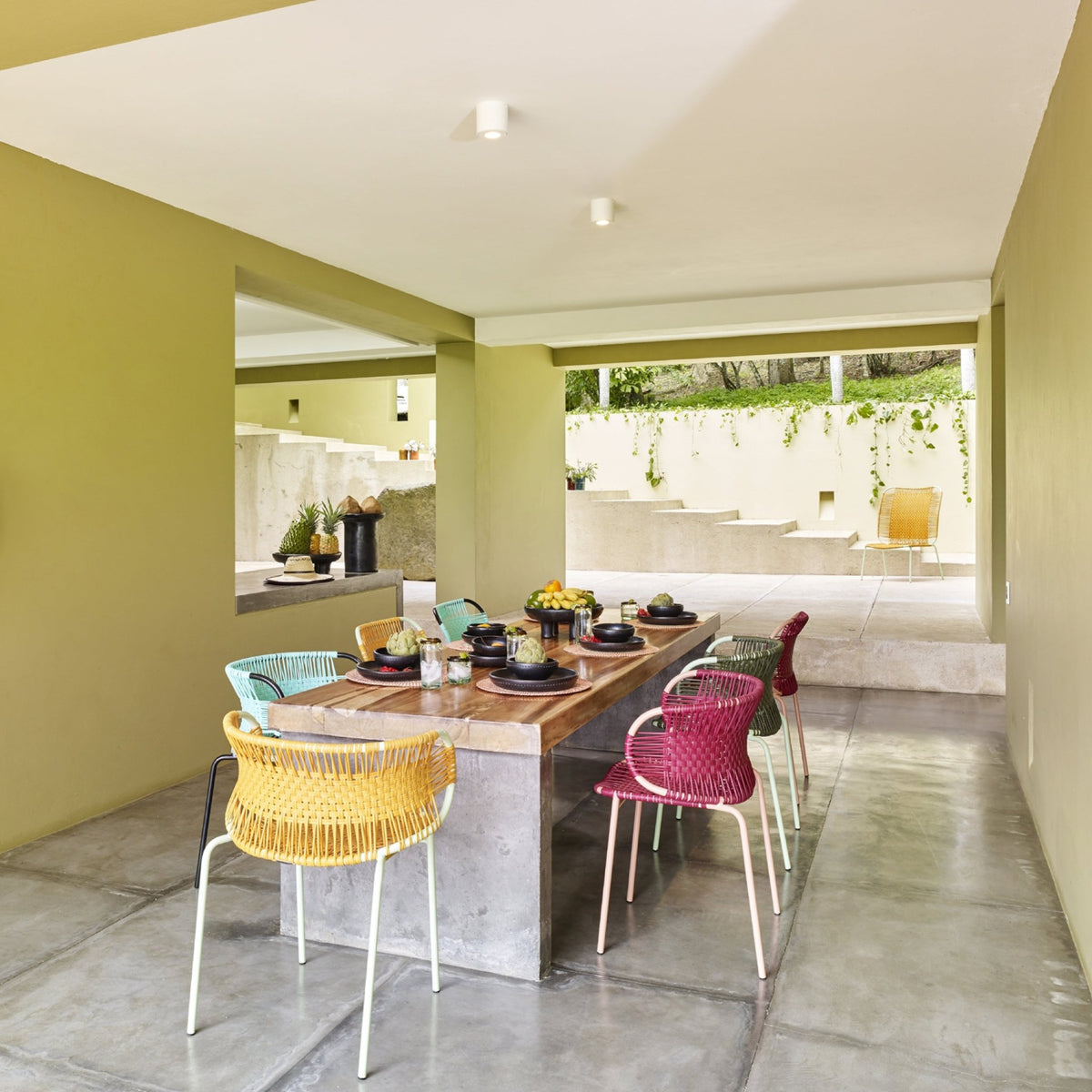 Chaise en acier avec accoudoirs vert Cielo - Ames - The Cool Republic