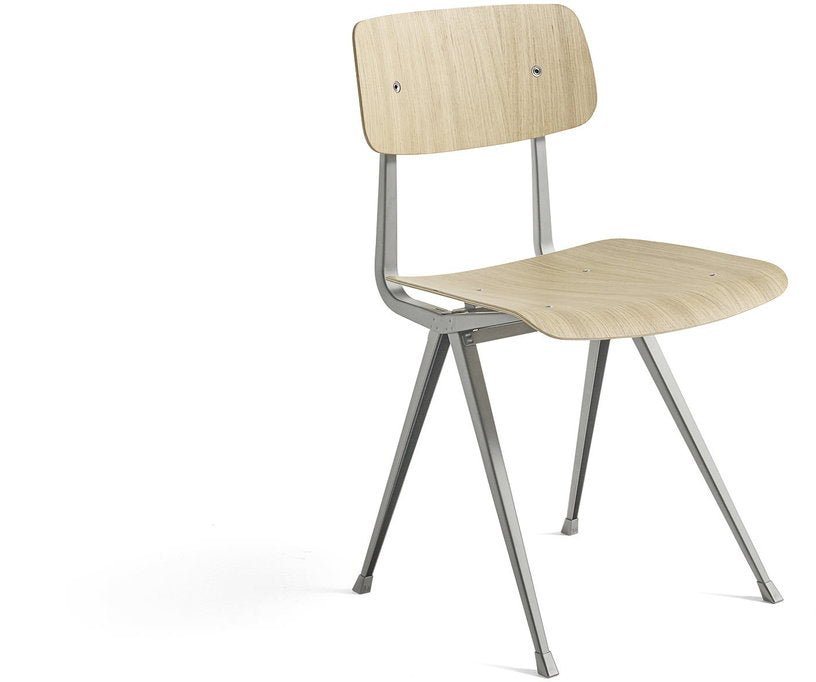 Chaise en acier beige et bois de chêne Result - HAY - The Cool Republic