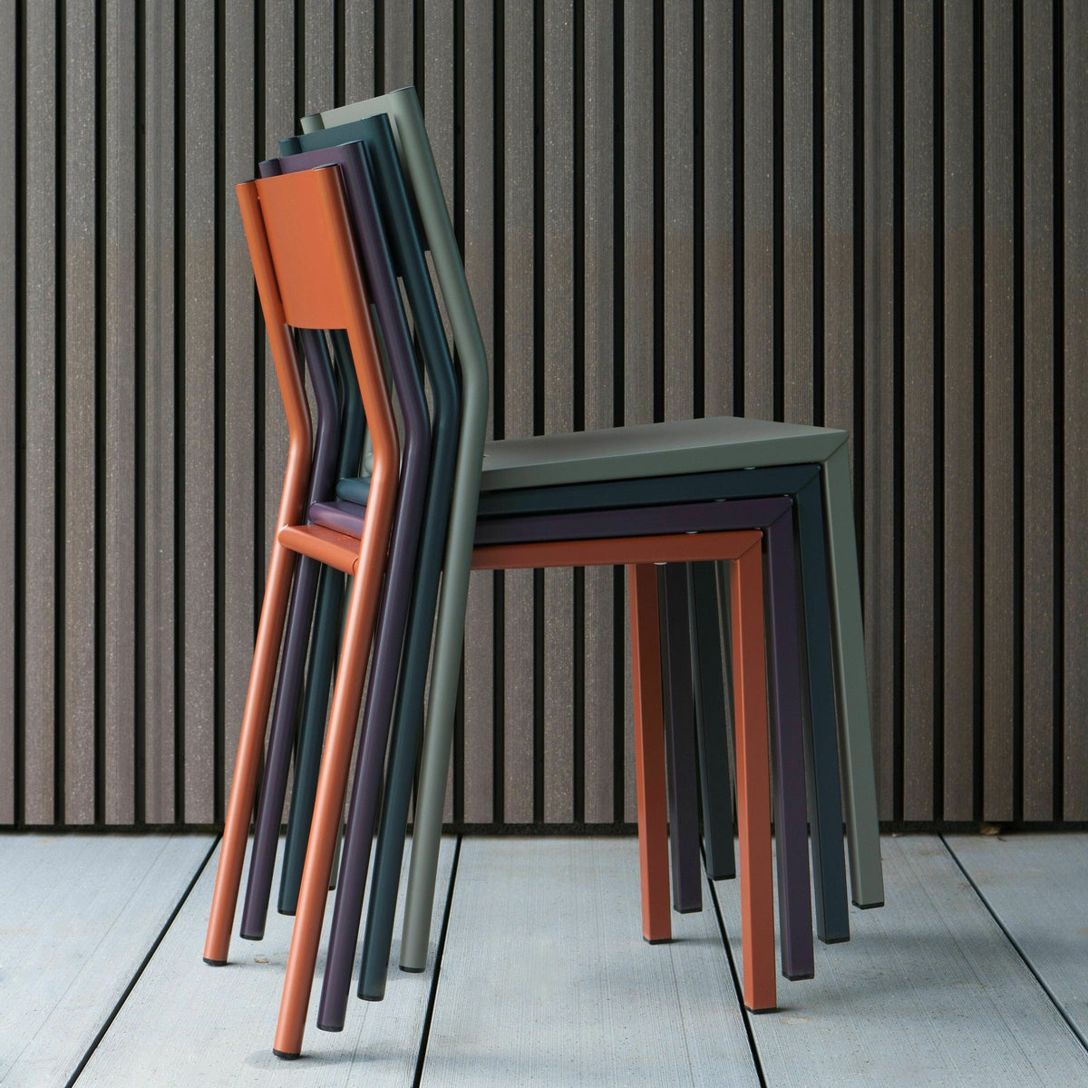 Chaise en acier bronze Take - Matière Grise - The Cool Republic