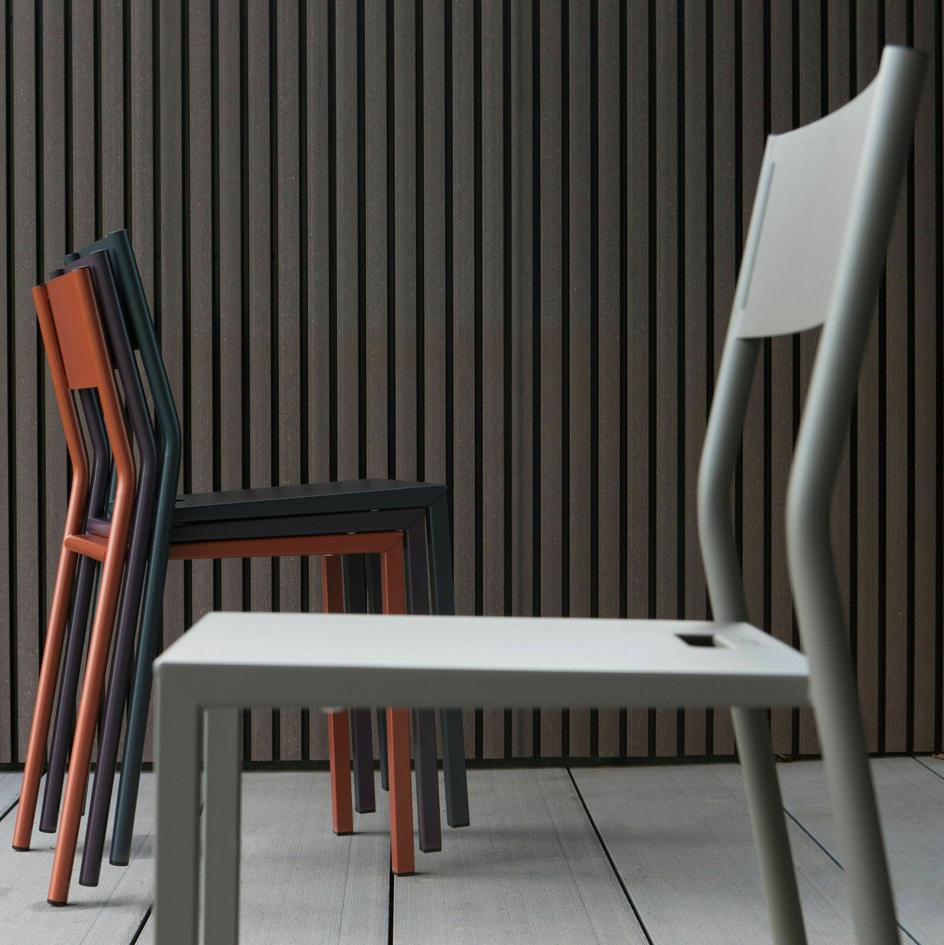 Chaise en acier crème Take - Matière Grise - The Cool Republic