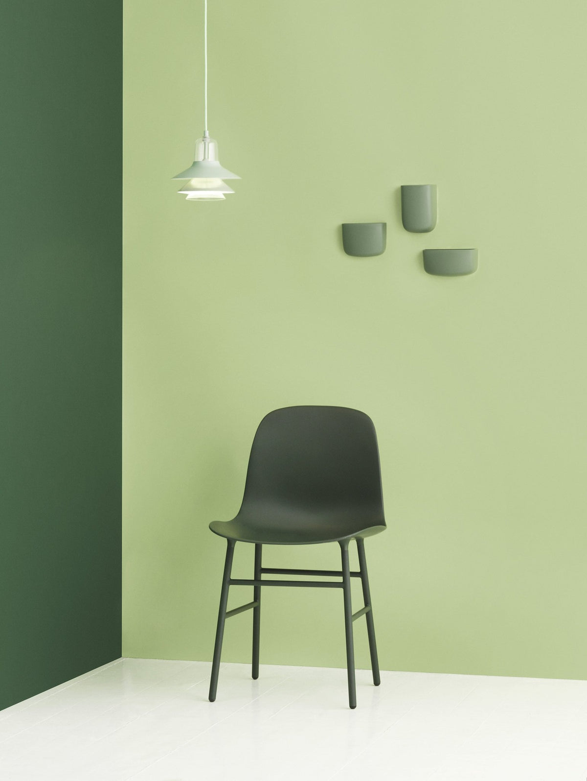 Chaise en acier et pp vert Form - Normann Copenhagen - The Cool Republic
