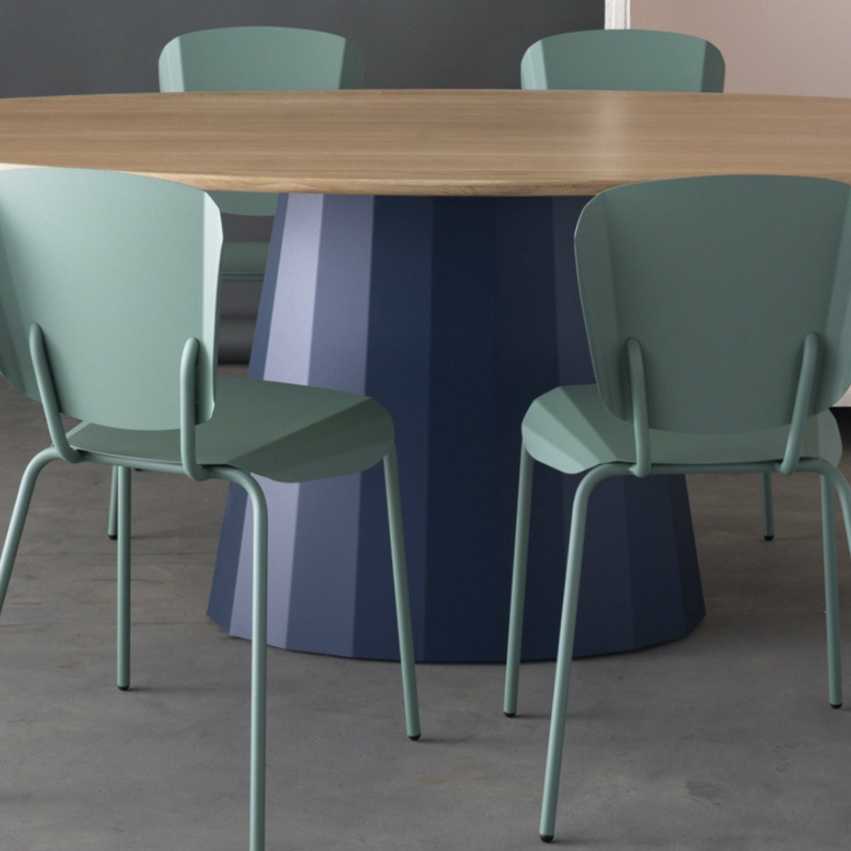 Chaise en acier mat denim Batchair - Matière Grise - The Cool Republic