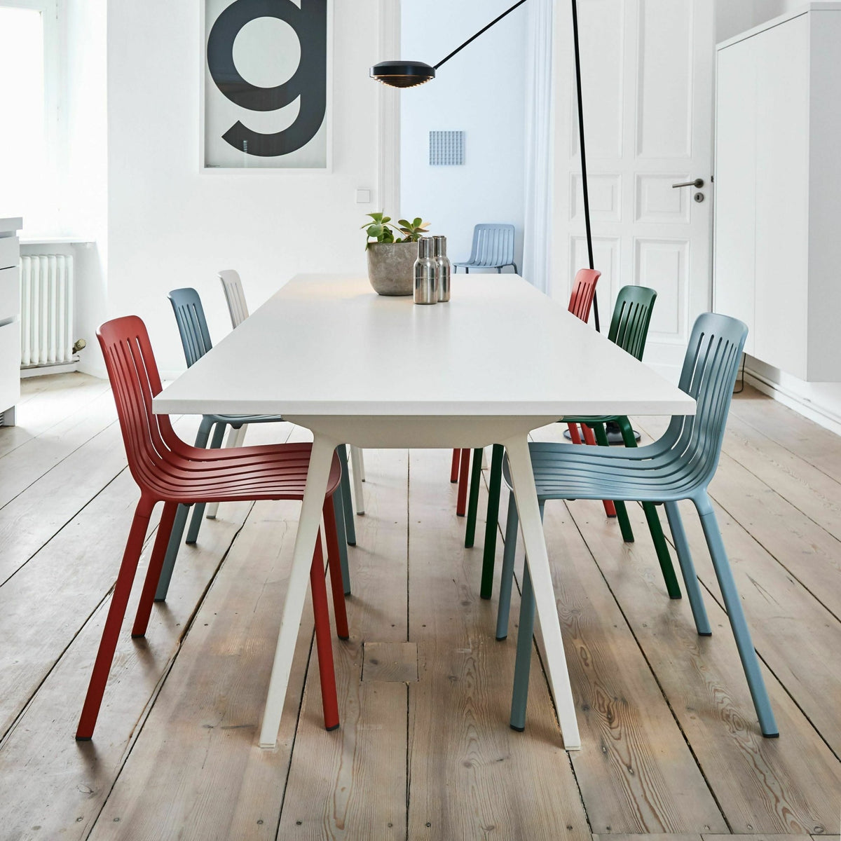 Chaise en aluminium noir Plato - Magis - The Cool Republic