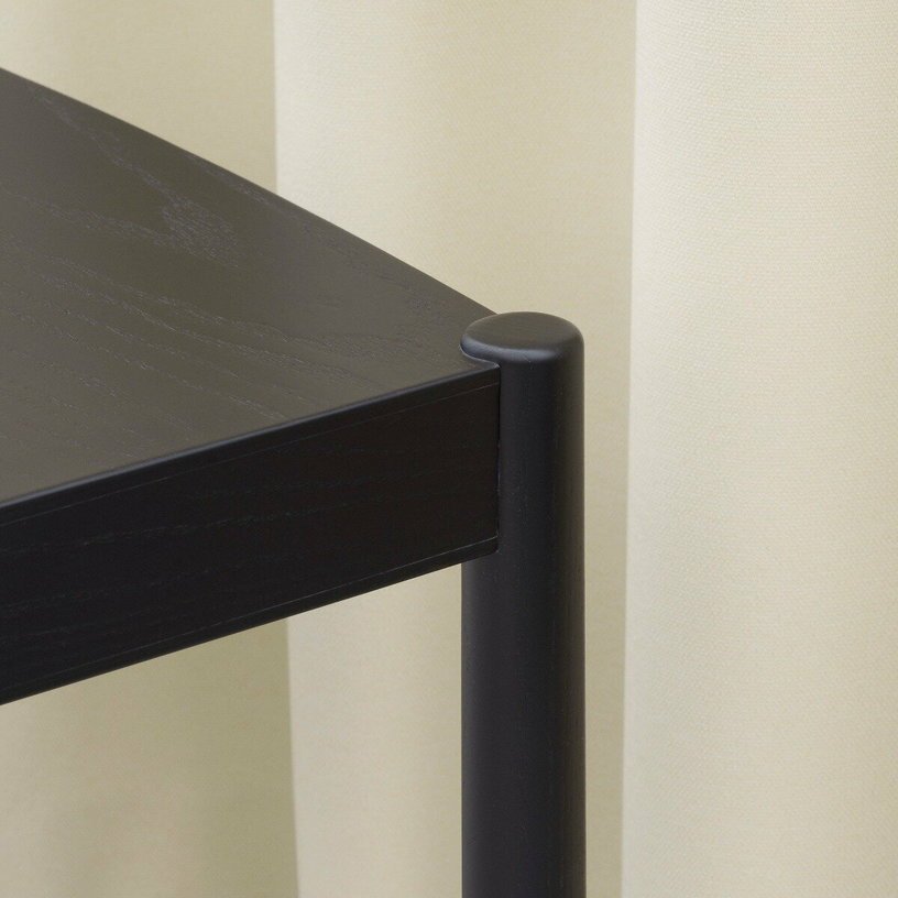 Chaise en bois de frêne noire avec accoudoirs Timb noir - Normann Copenhagen - The Cool Republic
