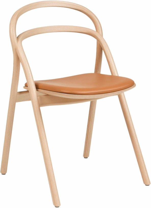 Chaise en bois naturel et assise en cuir marron Udon - Hem - The Cool Republic