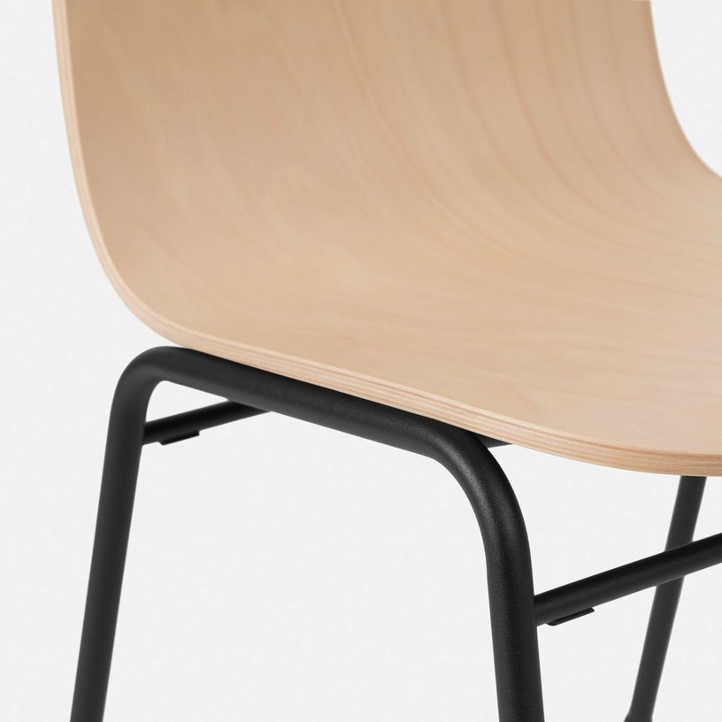 Chaise en bois naturel et cadre noir Touchwood - Hem - The Cool Republic