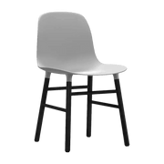 Chaise en bois noir et pp blanc Form - Normann Copenhagen - The Cool Republic