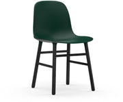 Chaise en bois noir et pp vert Form - Normann Copenhagen - The Cool Republic