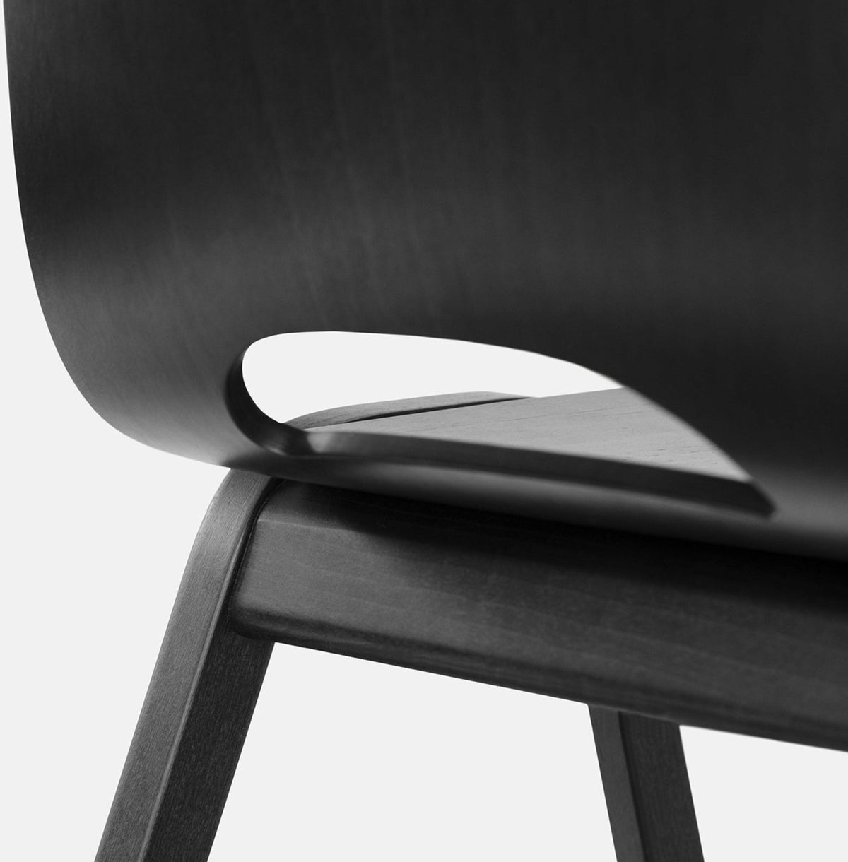 Chaise en bois noir Touchwood - Hem - The Cool Republic