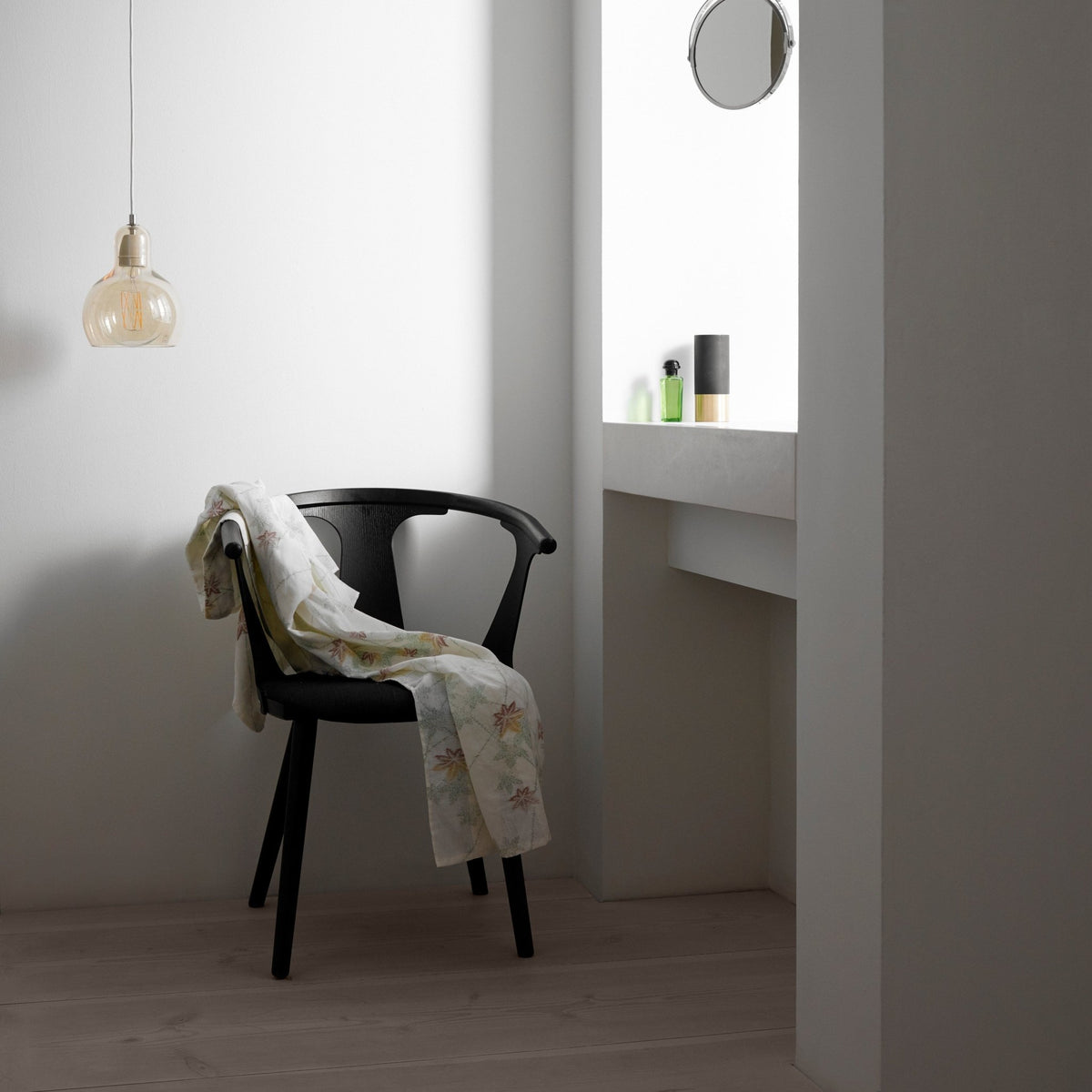 Chaise en chêne et cuir SK2 In Between - &tradition - The Cool Republic