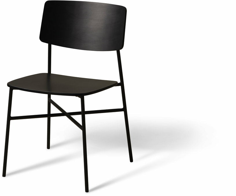 Chaise en chêne et métal noire Paragon - HANDVÄRK - The Cool Republic