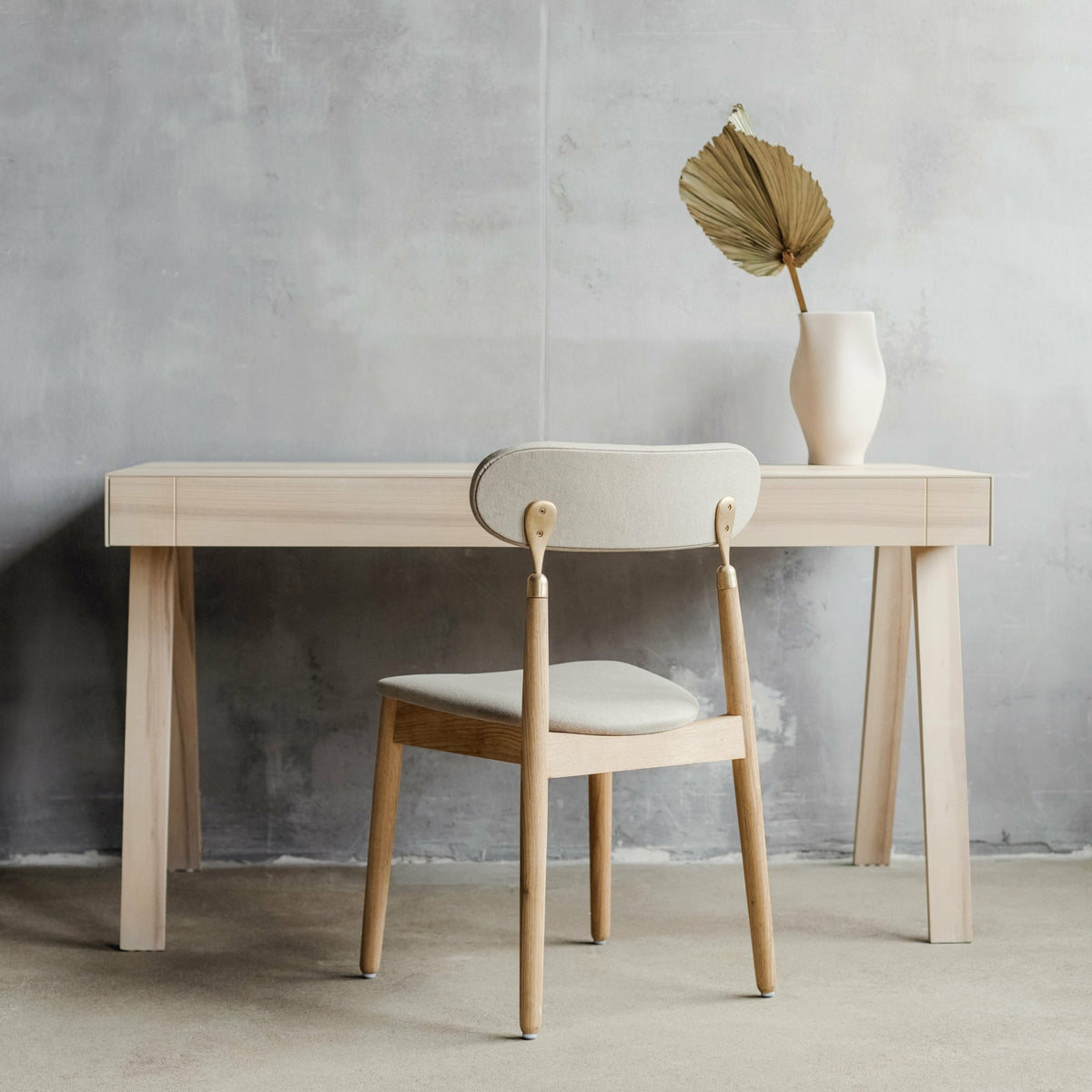 Chaise en chêne huilé avec tissu tissé beige 7.1 - Emko - The Cool Republic