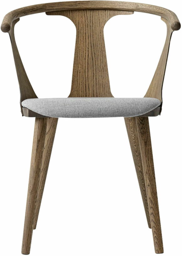 Chaise en chêne laqué foncé et tissu gris SK2 In Between - &tradition - The Cool Republic