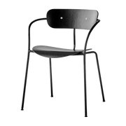 Chaise en chêne laqué noir avec accoudoirs AV2 Pavilion - &tradition - The Cool Republic