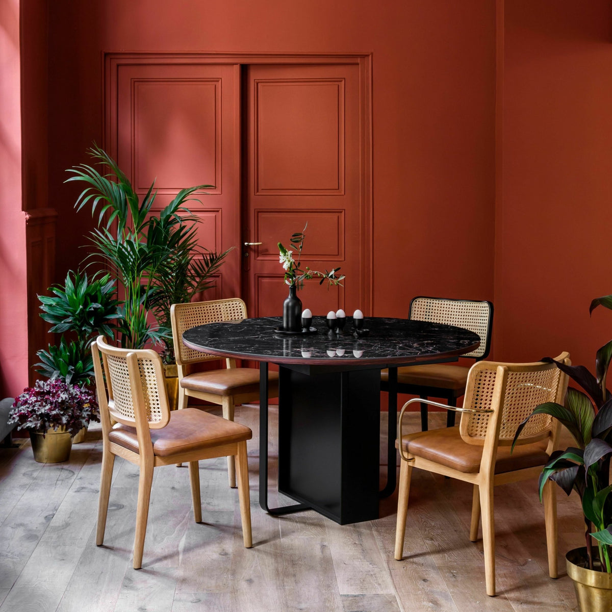 Chaise en chêne naturel et cuir tabac Cannage - RED Edition - The Cool Republic