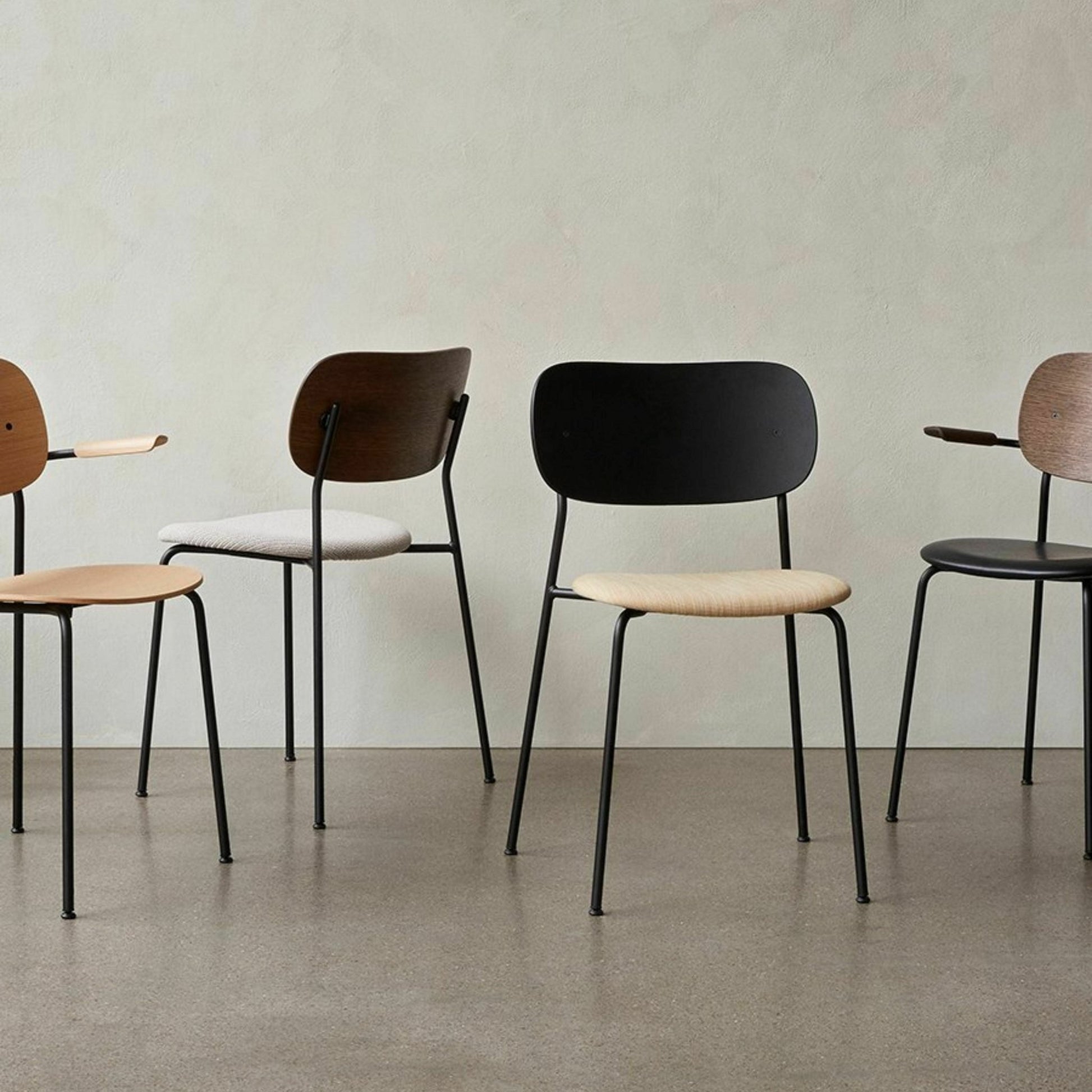 Chaise en chêne noir Co Dining - Audo - The Cool Republic