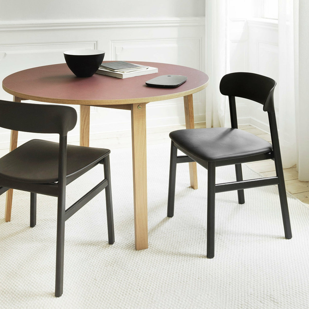 Chaise en chêne noir et polypropylène noir Herit noir - Normann Copenhagen - The Cool Republic