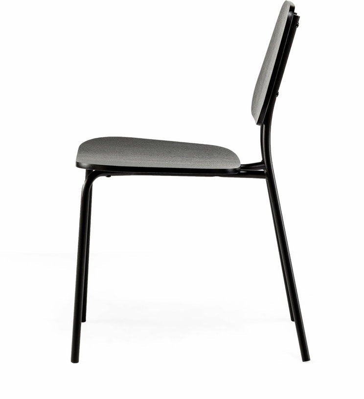 Chaise en chêne plaqué noir Hoya - Emko - The Cool Republic
