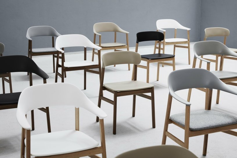 Chaise en chêne teinté et polypropylène blanc Herit blanc - Normann Copenhagen - The Cool Republic