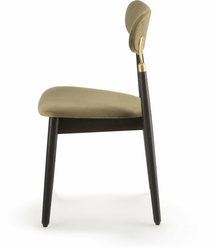 Chaise en chêne teinté noir et velours vert mousse 7.1 - Emko - The Cool Republic