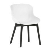 Chaise en chêne vernis noir et pp blanc Hyg - Normann Copenhagen - The Cool Republic