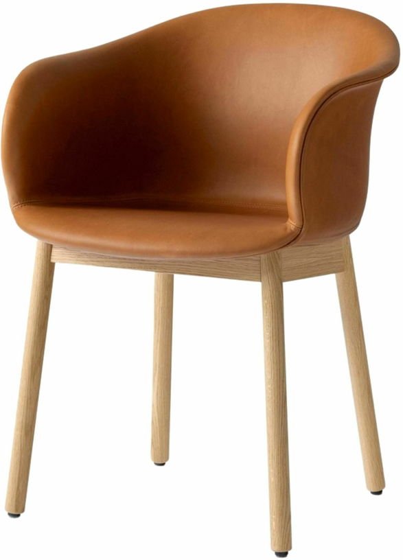 Chaise en cuir marron piétement en chêne JH31 - &tradition - The Cool Republic