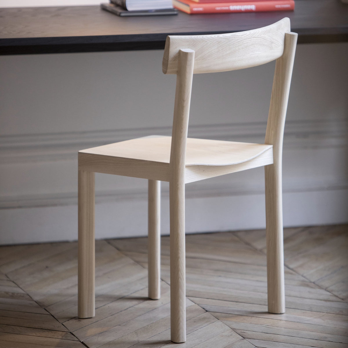 Chaise en frêne Galta - Kann Design - The Cool Republic