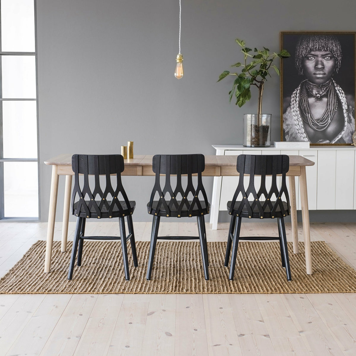 Chaise en frêne noir Y5 - Hans K - The Cool Republic