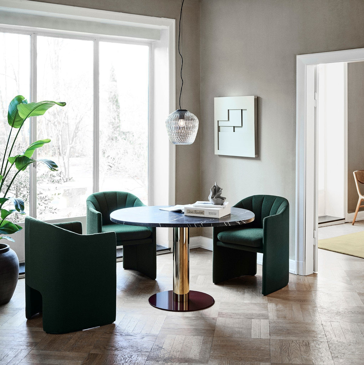 Chaise en laine vert Loafer SC24 - &tradition - The Cool Republic
