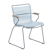 Chaise en métal et plastique bleu clair avec accoudoirs CLICK - Houe - The Cool Republic