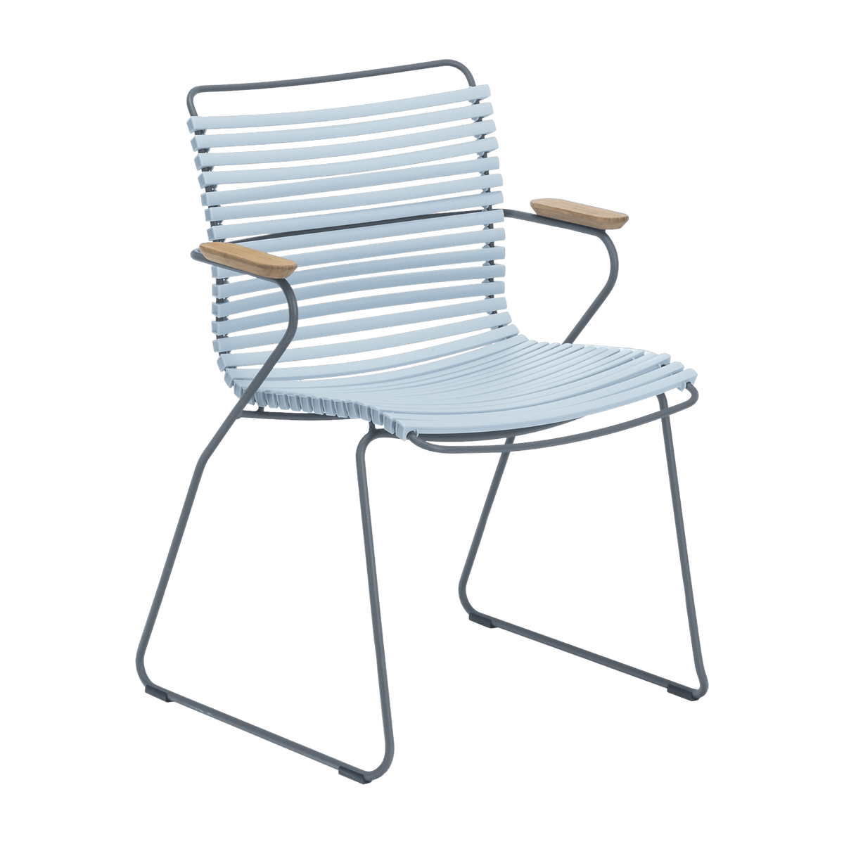 Chaise en métal et plastique bleu clair avec accoudoirs CLICK - Houe - The Cool Republic