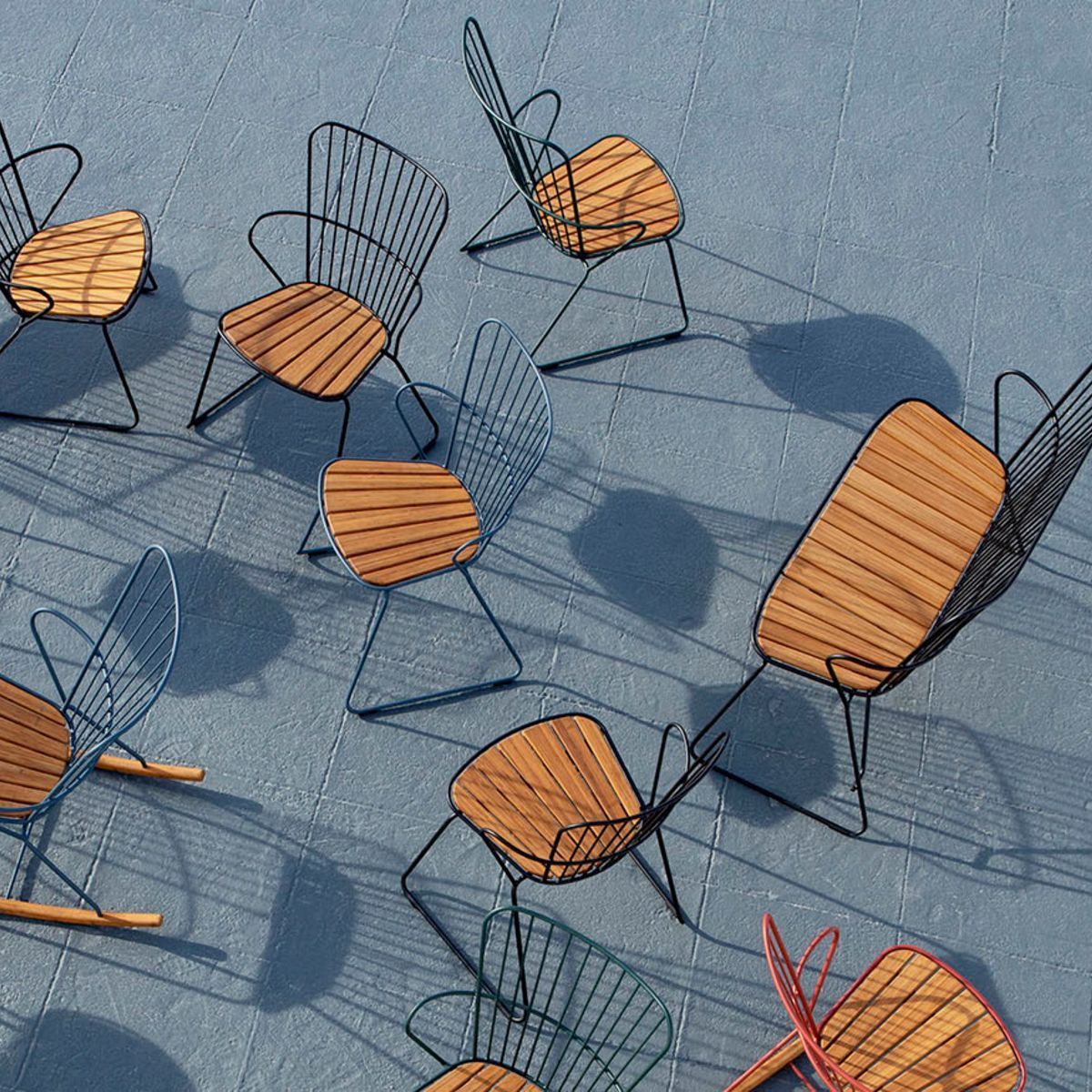 Chaise en métal rouge Paprika PAON - Houe - The Cool Republic