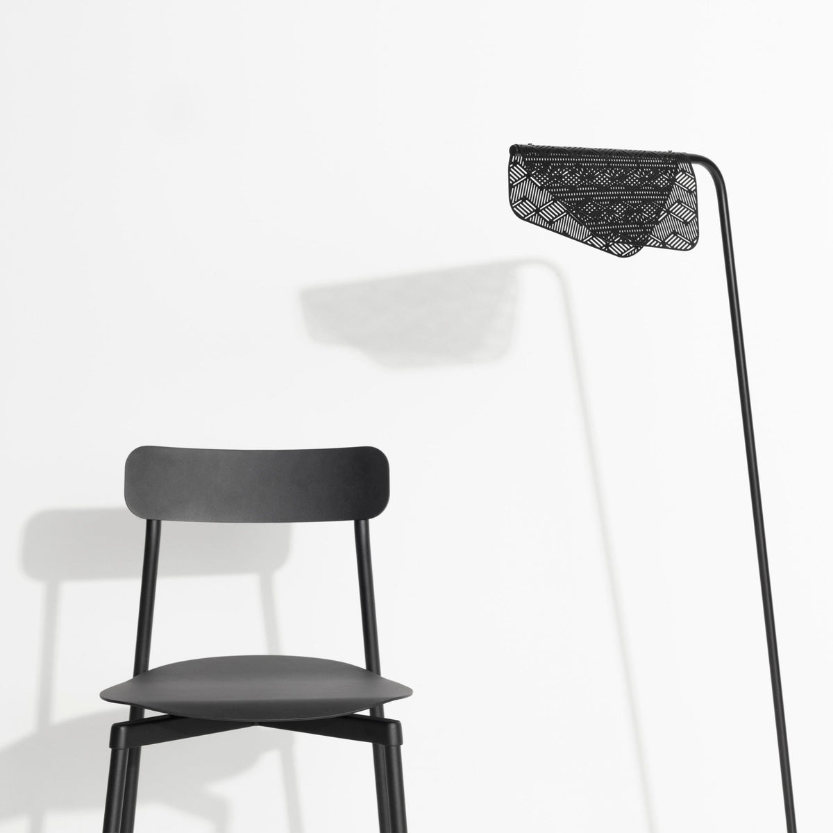 Chaise en métal vert menthe Fromme - Petite Friture - The Cool Republic